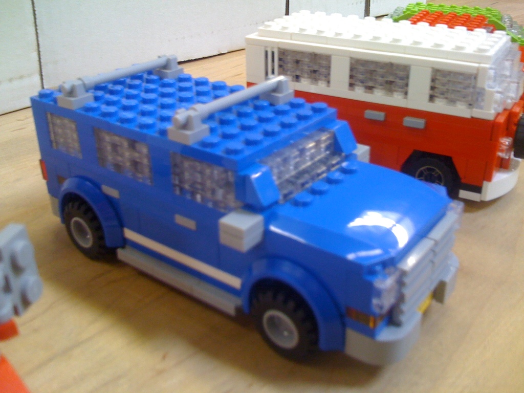 LEGO Artist Suburban SUV